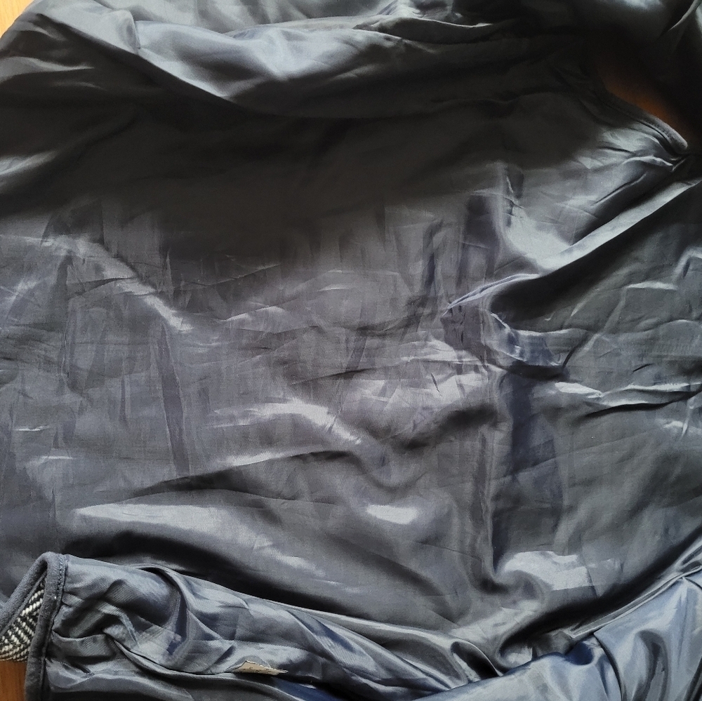KATYDID WOMen's Blue Herringbone Vest - Picture 5 of 12
